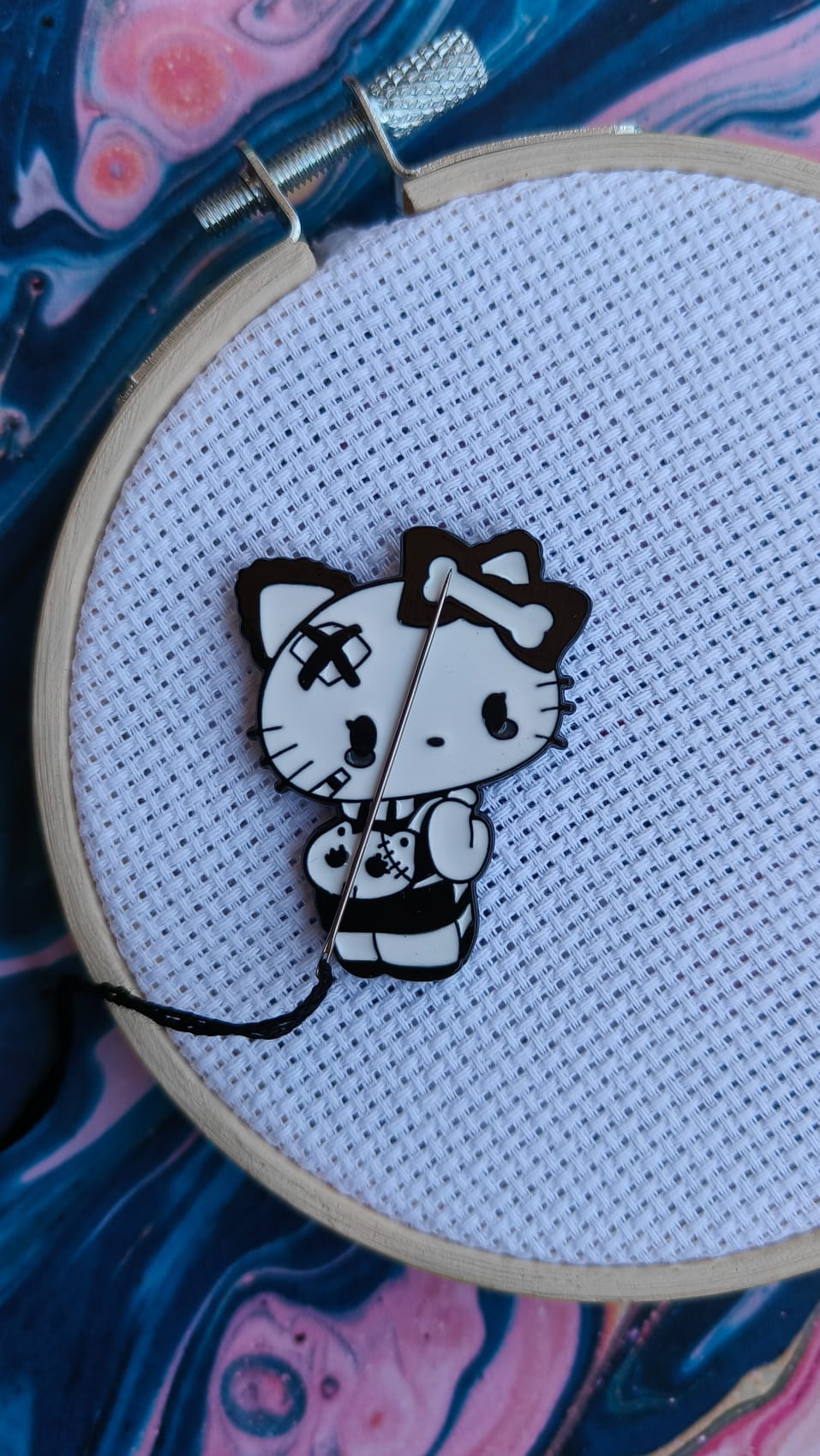 Hello Kitty Needle Minder