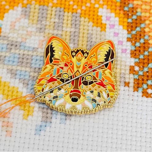 Mandala Fox Needle Minder
