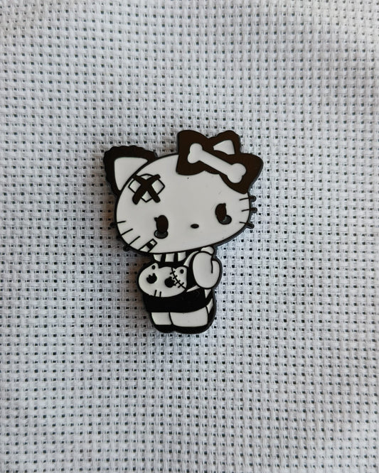 Hello Kitty Needle Minder