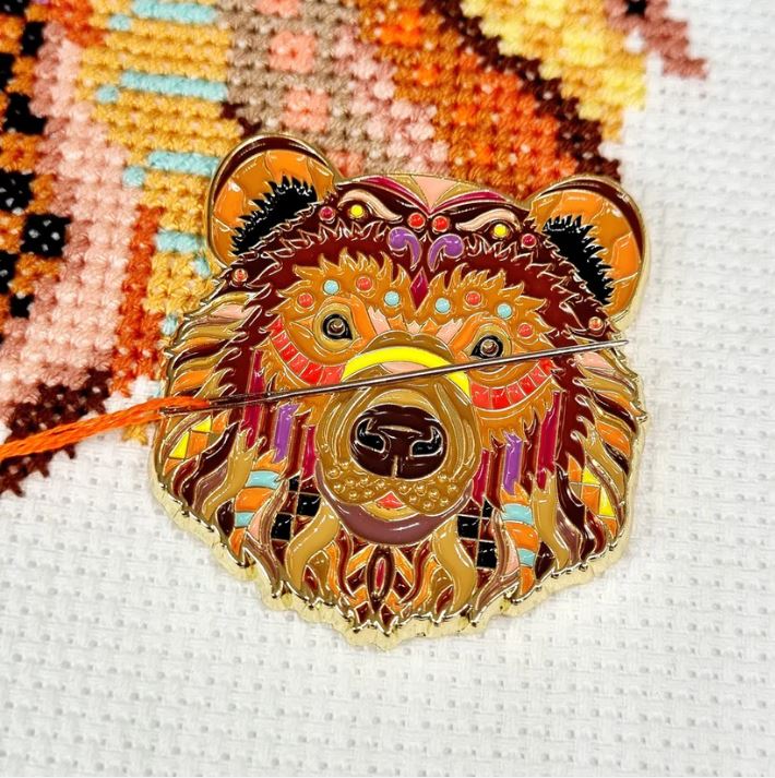 Mandala Bear Needle Minder