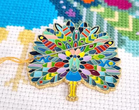 peacock-needle-minder-meloca-designs